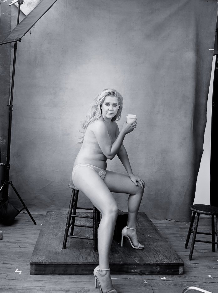 amy-schumer-poses-annie-leibovitz-pirelli-calendar